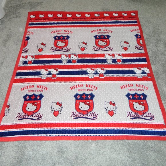 Hello Kitty Twin Size Thick Fleece Quilted Blanket - Picture 2 of 14